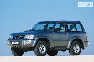 Nissan patrol V покоління (FL) Позашляховик