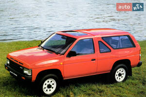 Nissan terrano I покоління (FL) Позашляховик