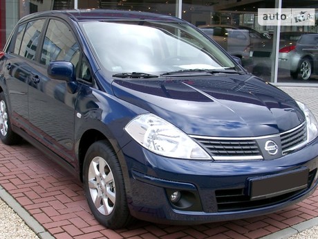 Nissan TIIDA 2012