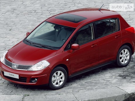 Nissan TIIDA 2010