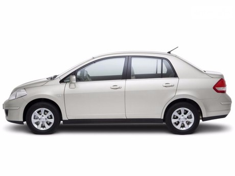 Nissan TIIDA 2006