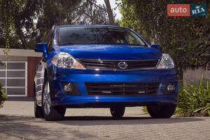 Nissan versa I поколение (FL) Хэтчбек