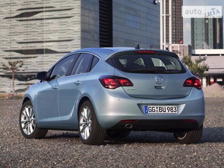  3-      Opel Astra J GTC 14  2011      DRIVE2