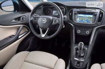 Opel Zafira 2025 Base