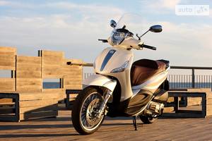 Piaggio beverly I покоління Скутер