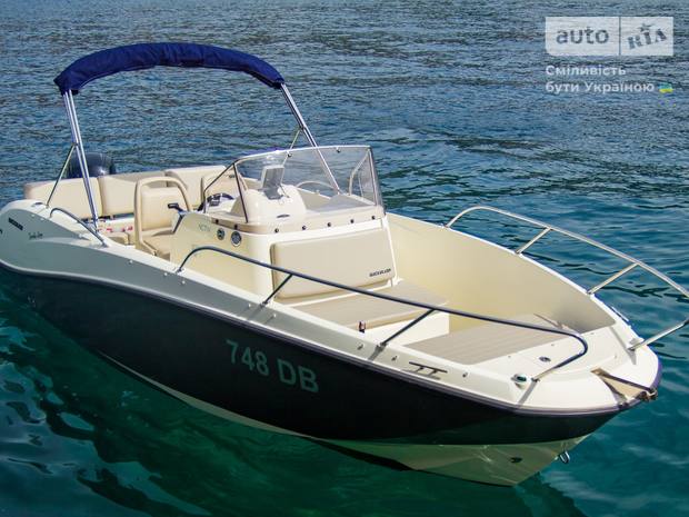 Quicksilver Activ 675 Open 1-е покоління Катер