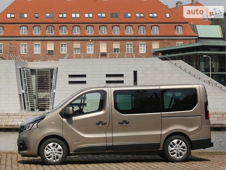 Renault Trafic пасс.