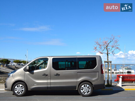 Renault Trafic пасс. 2003