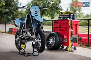 Suzuki drz-4sm I поколение Мотоцикл