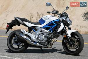 Suzuki gladius I поколение Мотоцикл