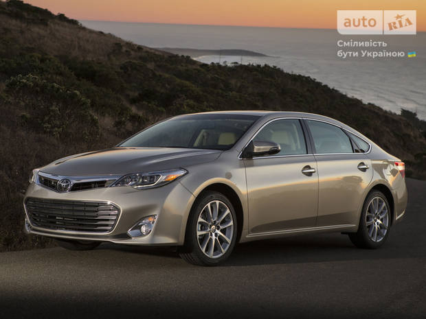 Toyota Avalon IV поколение Седан