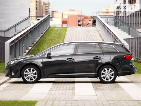 Toyota Avensis 2013