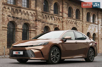 Toyota Camry 2025 в Запоріжжя