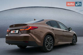 Toyota Camry 2025 в Запоріжжя