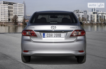 Toyota Corolla 1.6 CVT (122 л.с.) 2017
