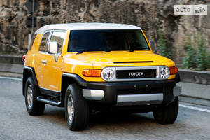 Toyota fj-cruiser I покоління (FL) Позашляховик