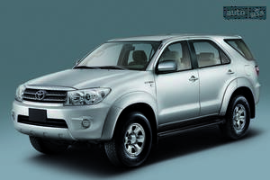 Toyota fortuner I покоління (FL) Позашляховик