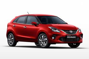 Toyota glanza I поколение Хэтчбек