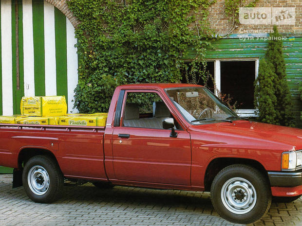 Toyota Hilux IV поколение Пикап