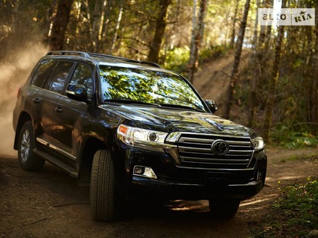 Toyota Land Cruiser 200 2011