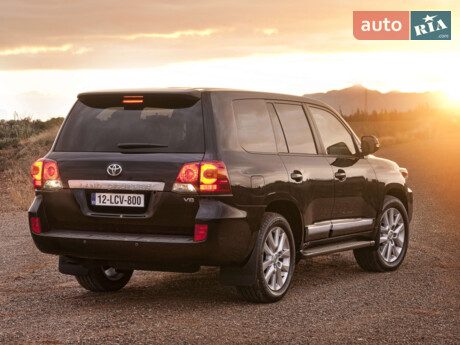 Toyota Land Cruiser 200 2021