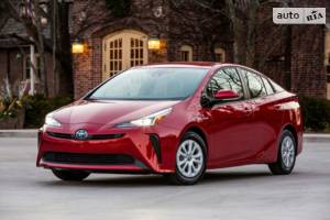 Toyota prius IV поколение (FL) Хэтчбек