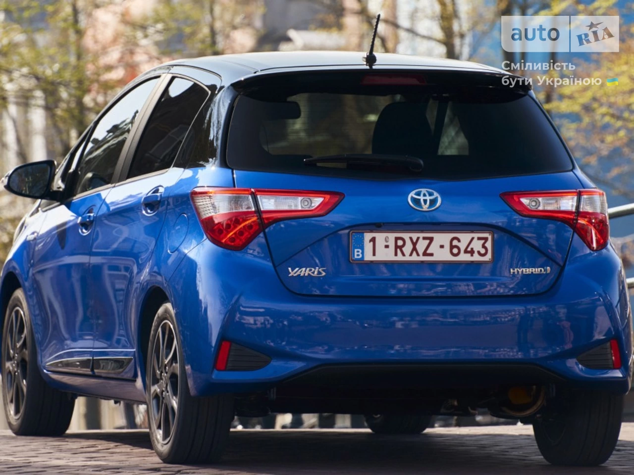 Toyota Yaris Live