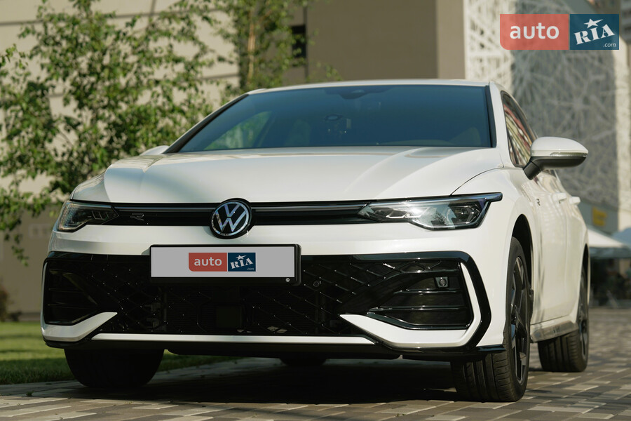 Новый Volkswagen Golf 8 поколение (FL) хэтчбек - фото 10