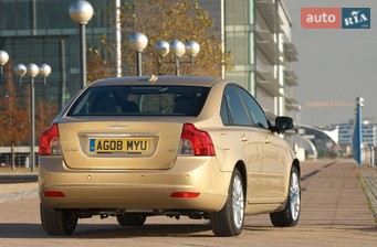 Volvo S40 2.0 MT (145 л.с.) 2006