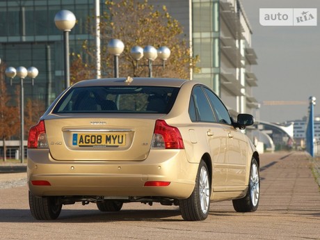 Volvo S40 2.0 MT (145 л.с.) 2006