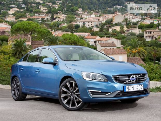 Volvo S60 II покоління (FL) Седан