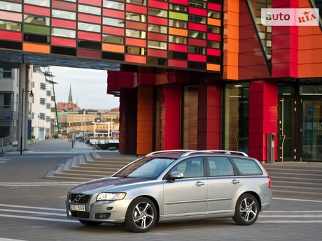 Volvo V50