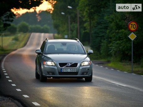 Volvo V50