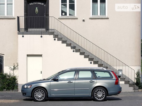 Volvo V50