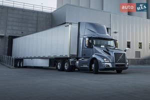 Volvo vnl-300 II поколение Тягач