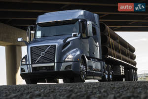 Volvo vnl-740 I поколение Тягач