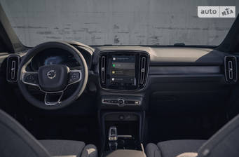 Volvo XC40 2.0 MHEV DCT (197 к.с.) 2023