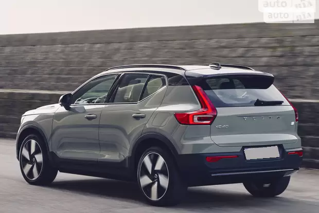 Volvo XC40 Plus Dark