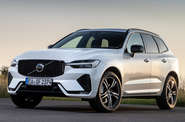 Volvo XC60 Plus Dark