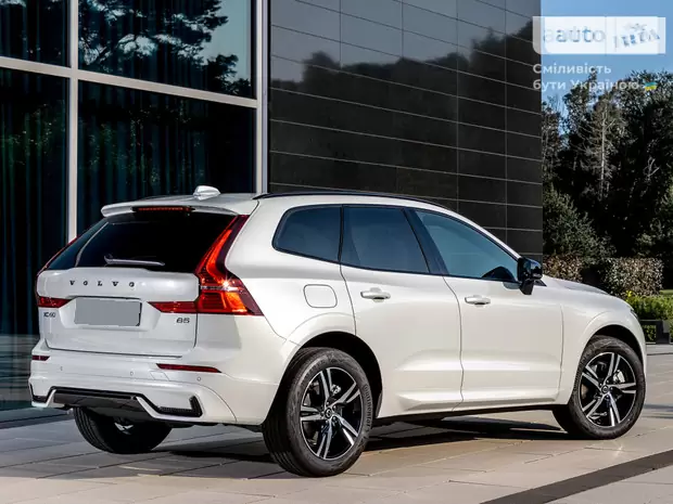 Volvo XC60 Plus Dark