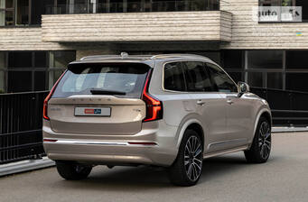 Volvo XC90 2026 Plus Dark