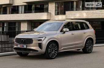 Volvo XC90 2026 Plus Dark