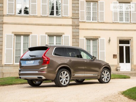 Volvo XC90 2011