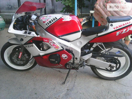 Yamaha FZR 1990