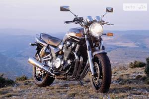 Yamaha xjr VIII поколение Мотоцикл