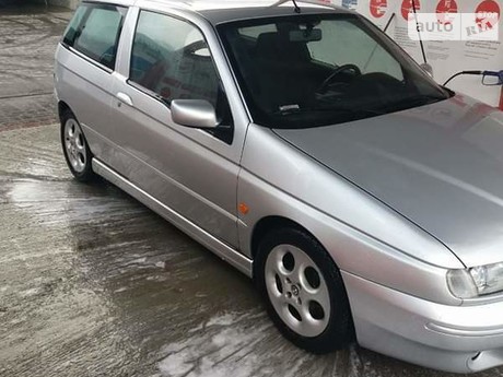145 Alfa Romeo 145