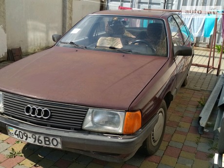 Audi 100 1983