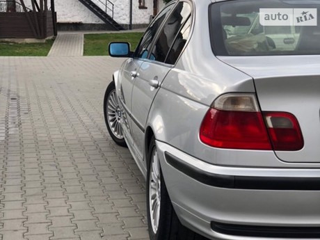 BMW 330