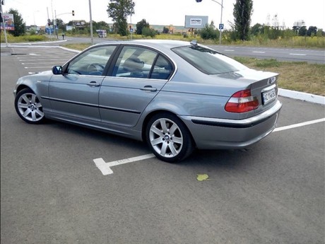 BMW 330