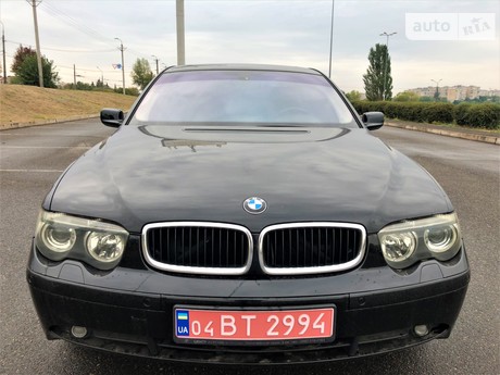 BMW 745